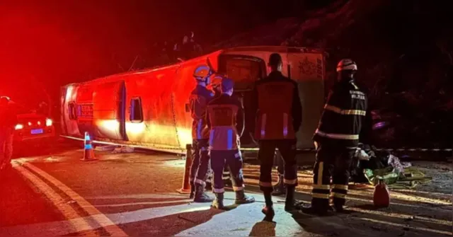 Imagem ilustrativa da notícia Acidente com ônibus deixa três mortos e 44 feridos no Espírito Santo