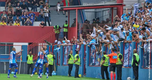 Imagem ilustrativa da notícia Paysandu entra em campo sob protesto e ameaça processar a CBF