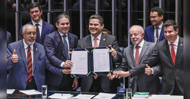 Imagem ilustrativa da notícia Fim da escala 6x1: Congresso promulga emenda e prevê escala 5x2