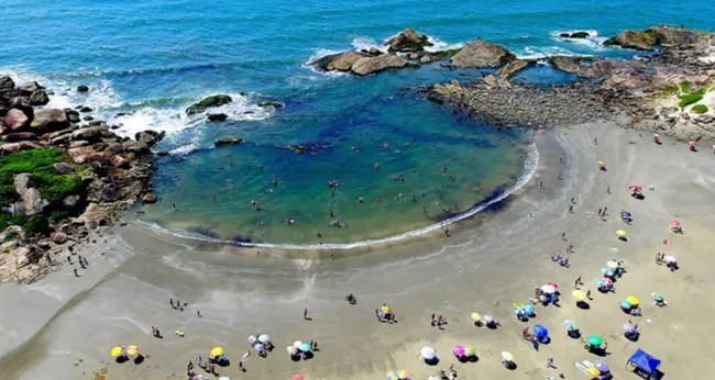 Imagem ilustrativa da imagem Quer morar no litoral? Câmara abre concurso com salários de até R$ 7 mil