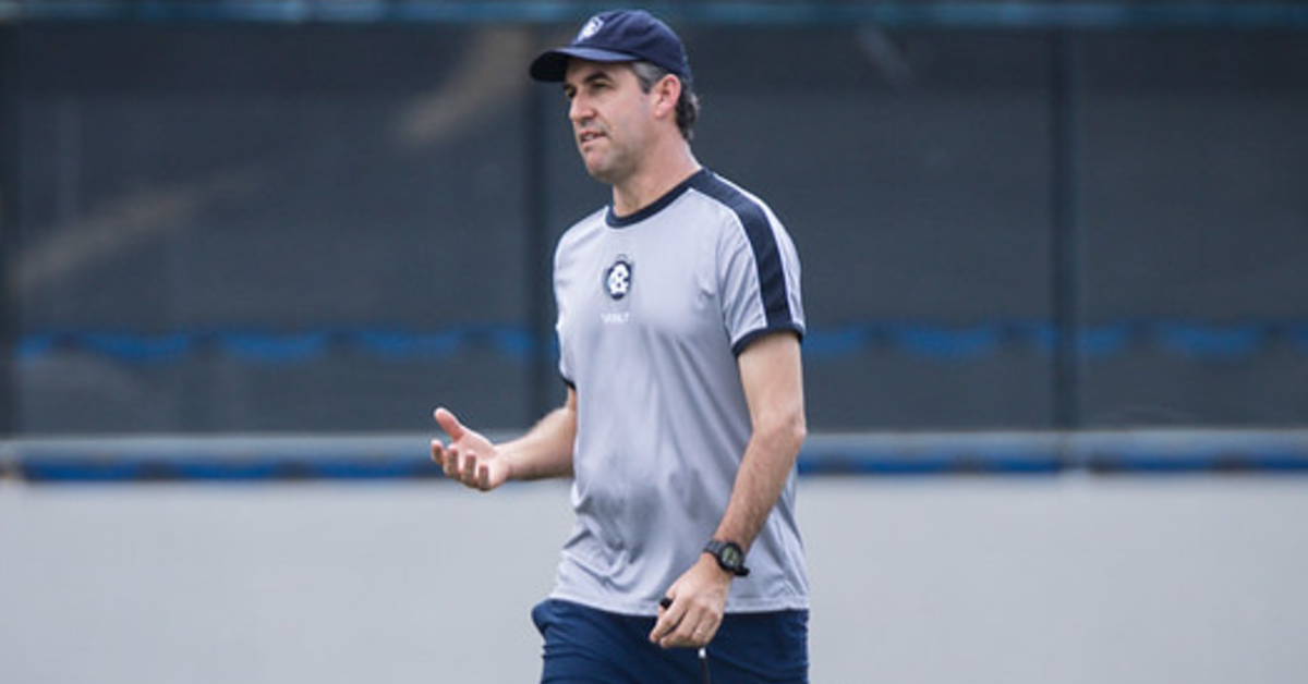 O técnico Léo Condé comandou o último treino do Remo antes do confronto contra o Bahia, pela 27ª rodada do Campeonato Brasileiro.