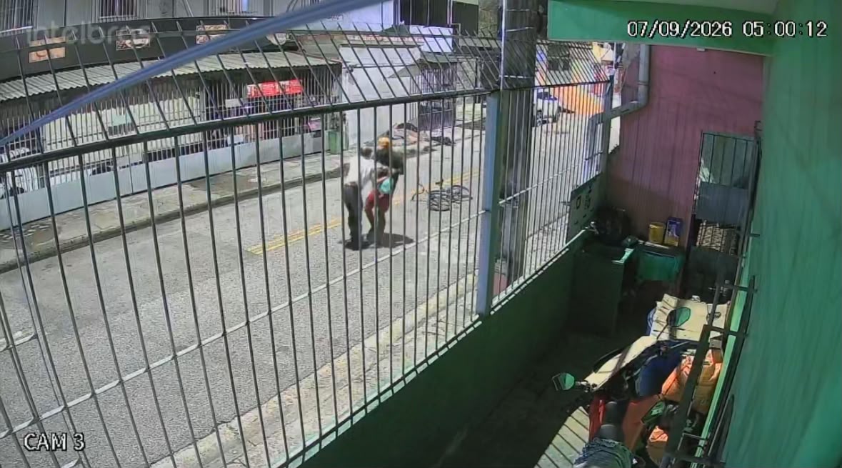 O suspeito abordou o idoso, que reagiu e acabou sendo agredido