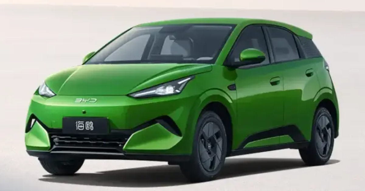 O novo BYD Dolphin Mini 2028 estreia na China por cerca de R$ 47 mil, com carroceria maior, até 130 cv de potência e autonomia de até 420 km, e tem previsão de chegar ao Brasil em 2027.