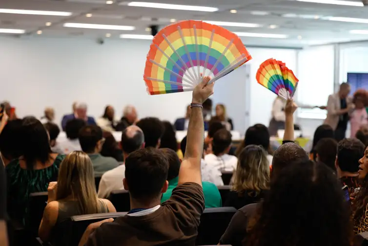 Enquanto, em 2022, havia uma candidatura LGBT+ para cada cerca de 90 candidaturas, em 2026, a proporção é de uma para cada 40.