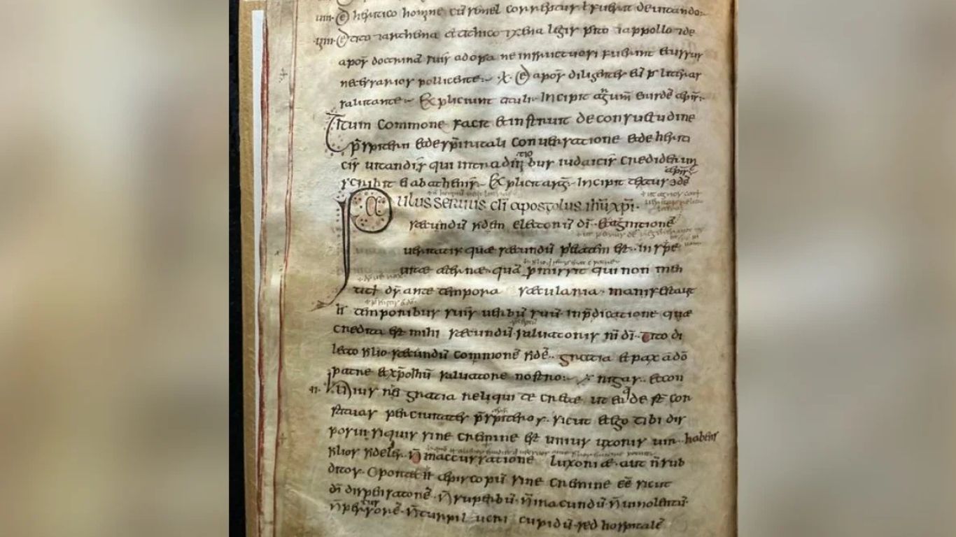 Pesquisa internacional analisa páginas de pergaminho medieval e revela segredos da evolução da varíola em rebanhos.