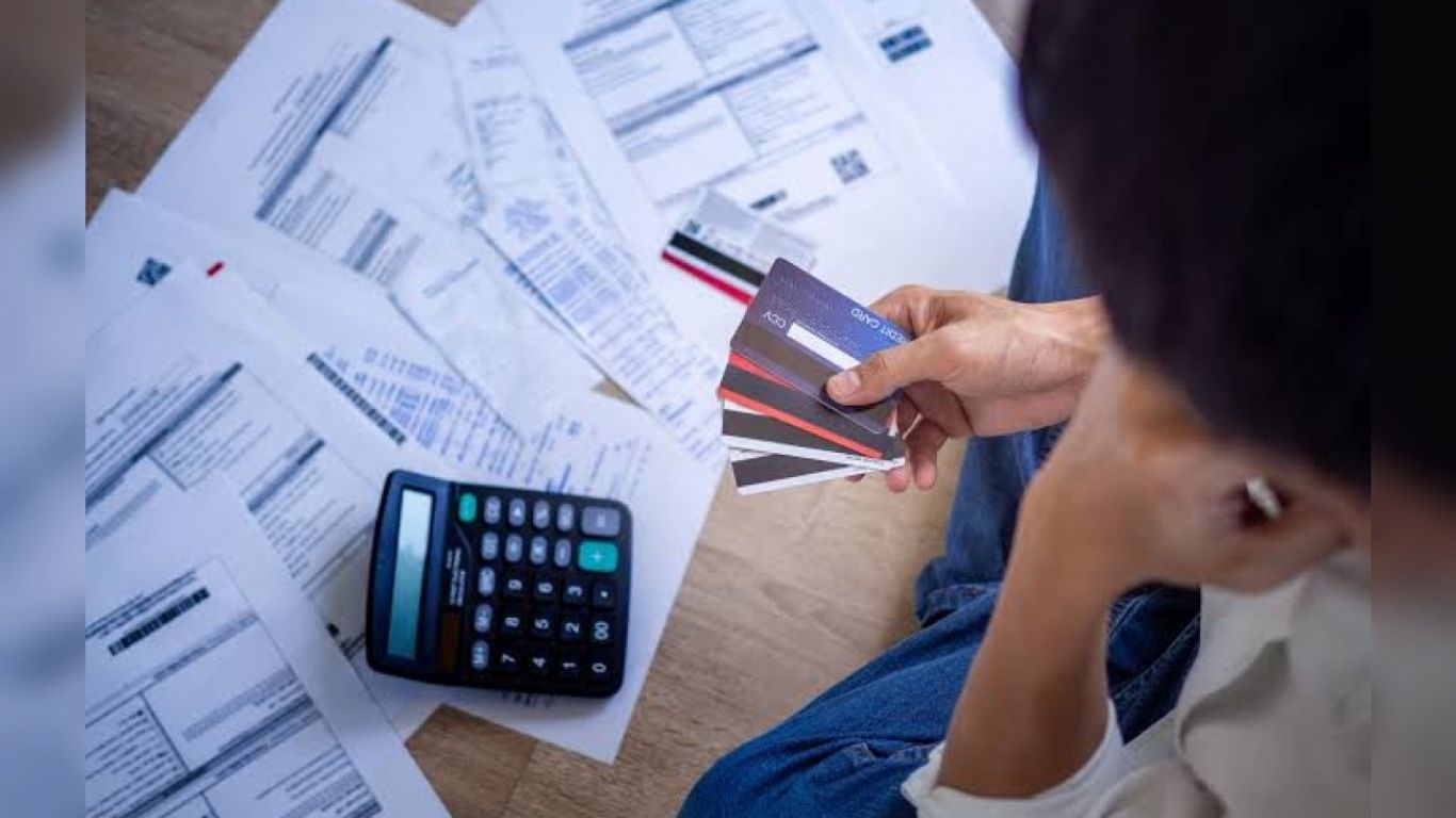 Pesquisa revela que problemas financeiros tiram o sono de 71% dos brasileiros e impactam humor, autoestima e concentração.