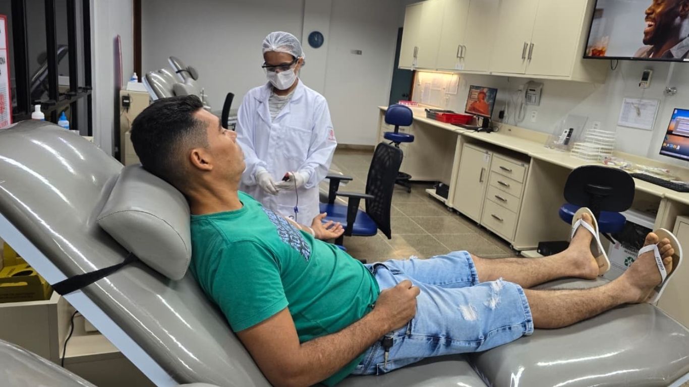 Novos critérios ampliam possibilidade de doação para pessoas acima dos 70 anos e reduzem prazos de impedimento após tatuagens, exames e outros procedimentos