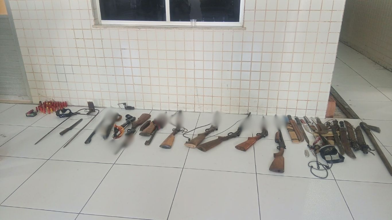 Grupo suspeito de integrar movimento de invasão de terras foi abordado perto do presídio de Tucuruí; líderes foram conduzidos à delegacia.
