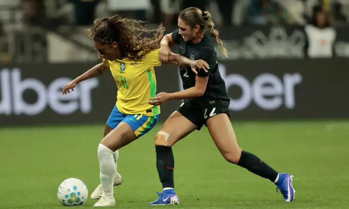 Mais de 161 mil pessoas se inscreveram para ser volutárias na Copa do Mundo no Brasil em 2027