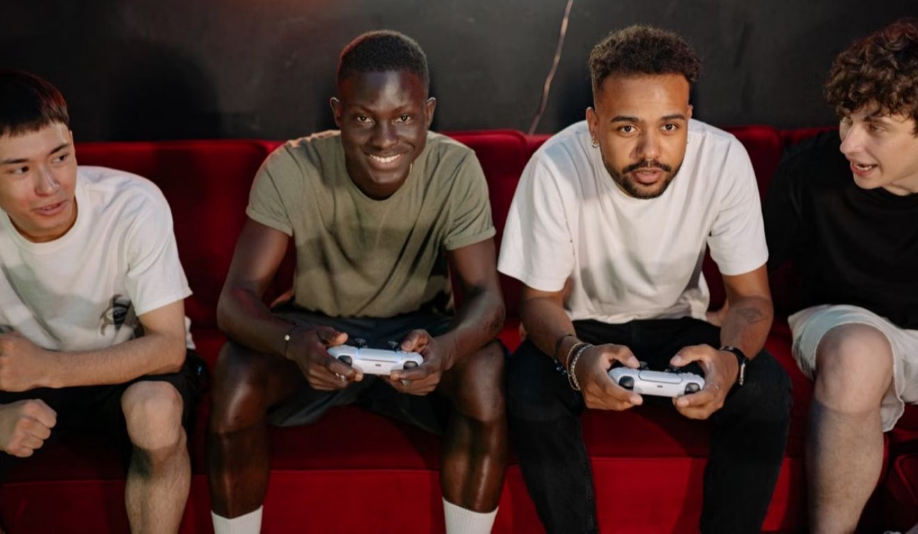 Os críticos do tempo de tela raramente percebem a criatividade que os jogadores demonstram ao organizar jogos em grupo