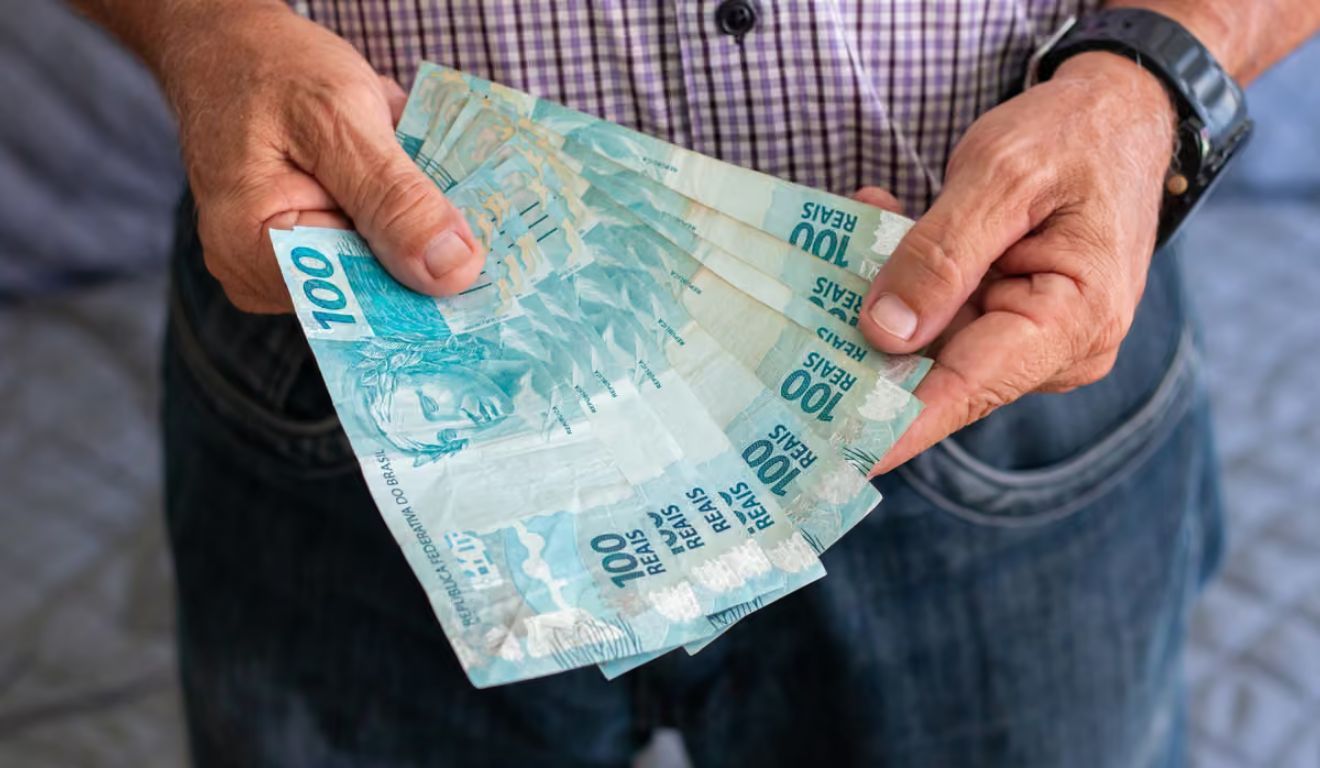 O dinheiro, mas mais uma parcela do 13º salário dos aposentados e pensionistas já está garantida