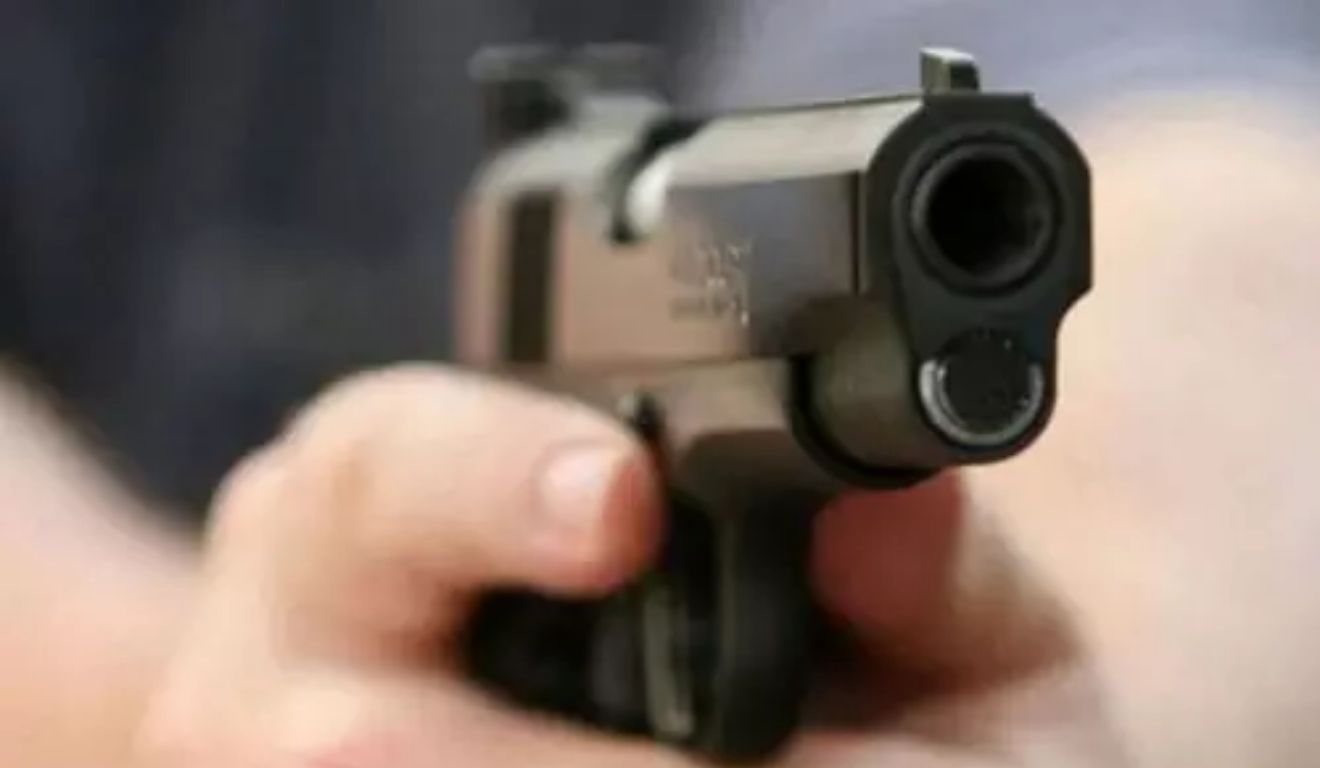O suspeito foi assaltar, só não esperava pela chegada do dono que é policial militar