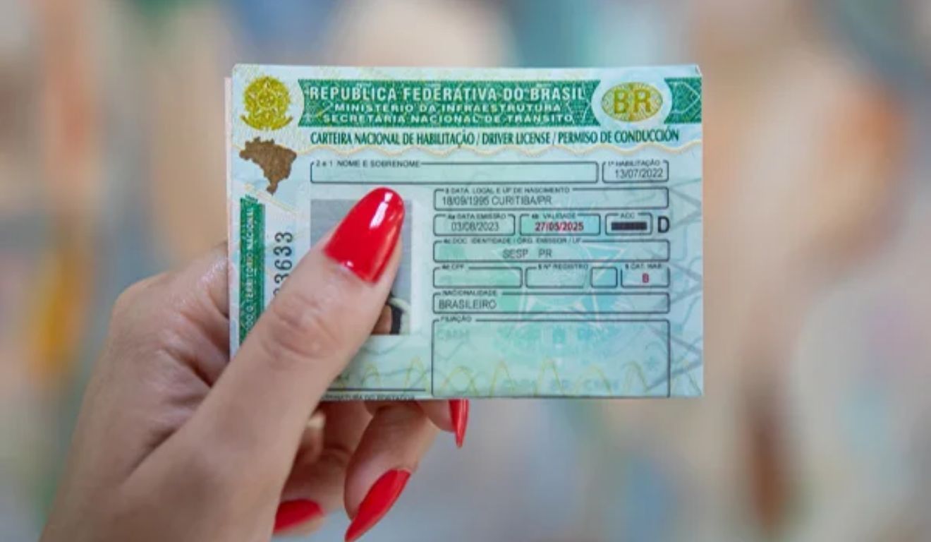 Os motoristas que tiveram a CNH vencida desde junho terão até dezembro para renovar