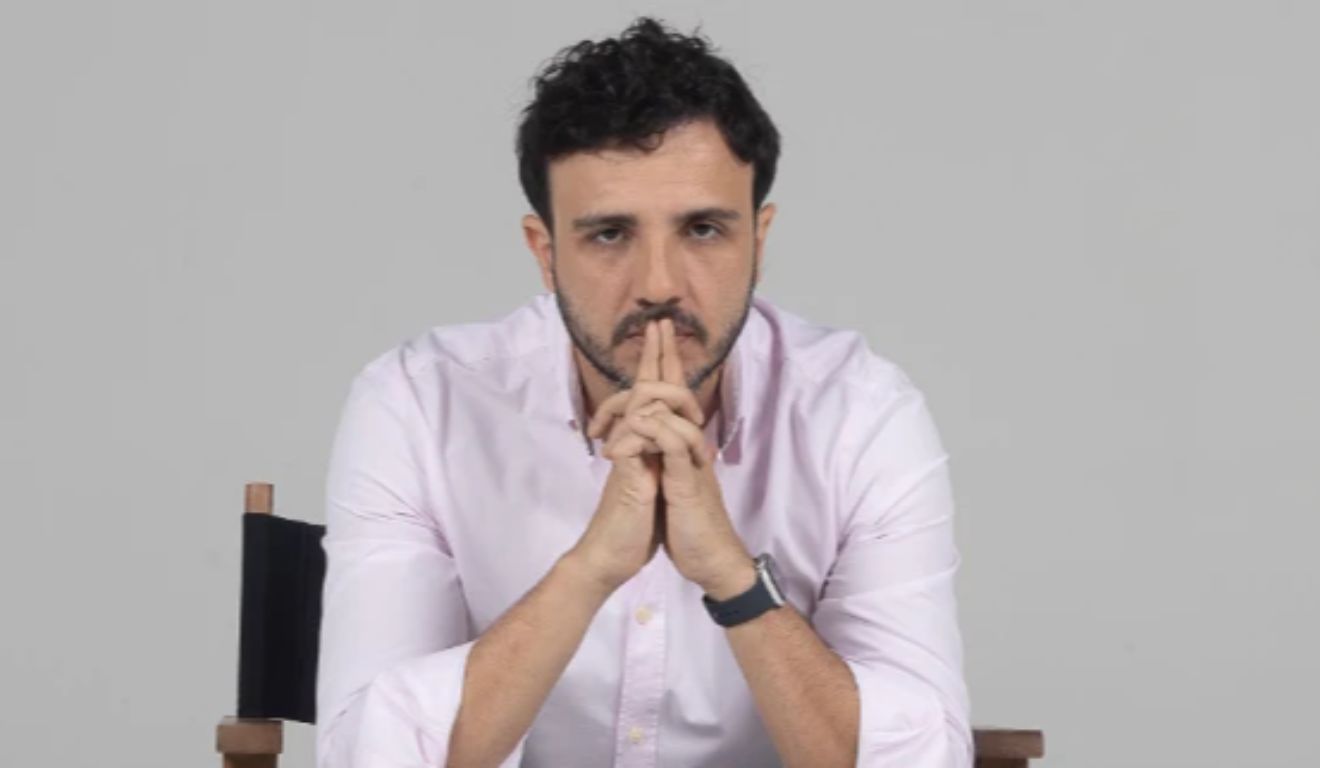 O juiz responsável pelo caso reconheceu que a liberdade de expressão é um direito fundamental.

No entanto, ressaltou que esse direito não é absoluto e não pode proteger manifestações que caracterizem discurso de ódio, racismo ou ataques preconceituosos.