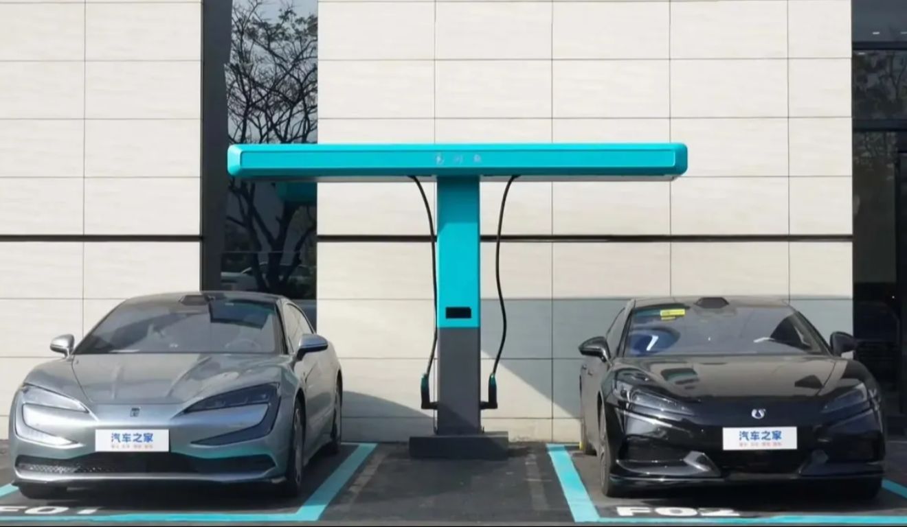 A montadora aposta na expansão da infraestrutura de recarga como fator decisivo para a adoção em massa dos veículos elétricos no País.