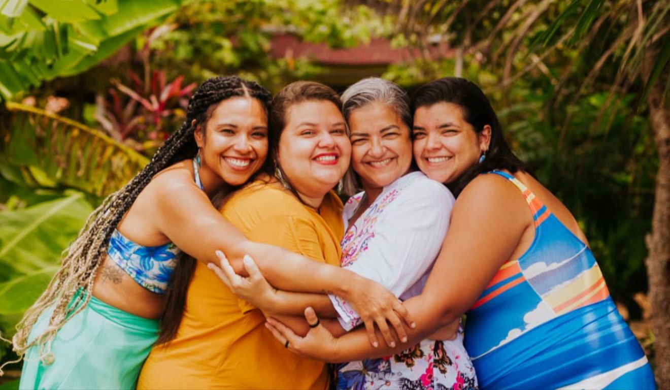 A empresa nasceu em 2021, fundada por Nilce Maia, conhecida como Preta Maia, junto das filhas Noanny, Naianny e Neilanny.