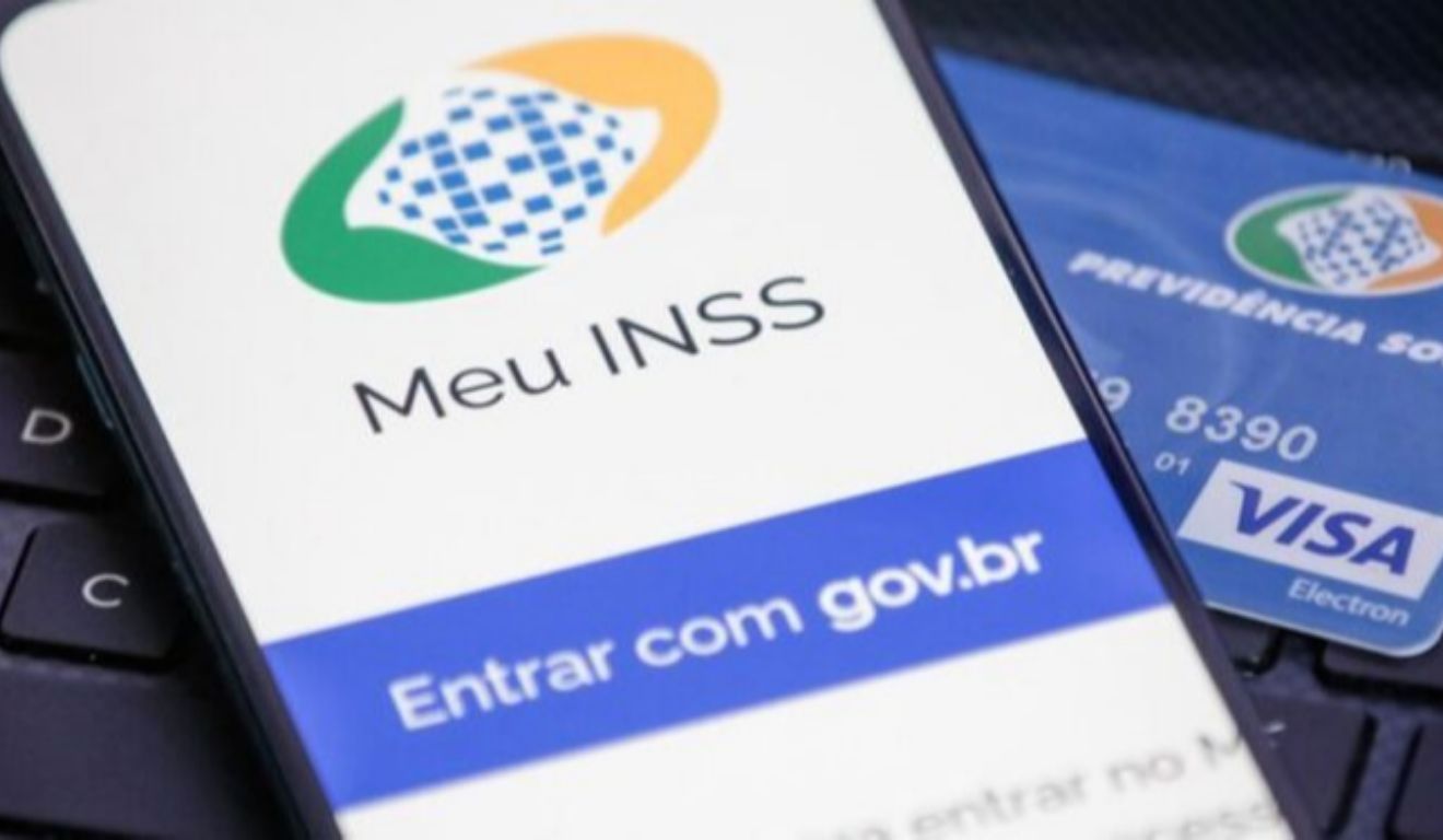 Mudanças na exigência de biometria facial busca atender principalmente pessoas que nunca tiraram CNH ou não fizeram o recadadastramento biométrico eleitoral.