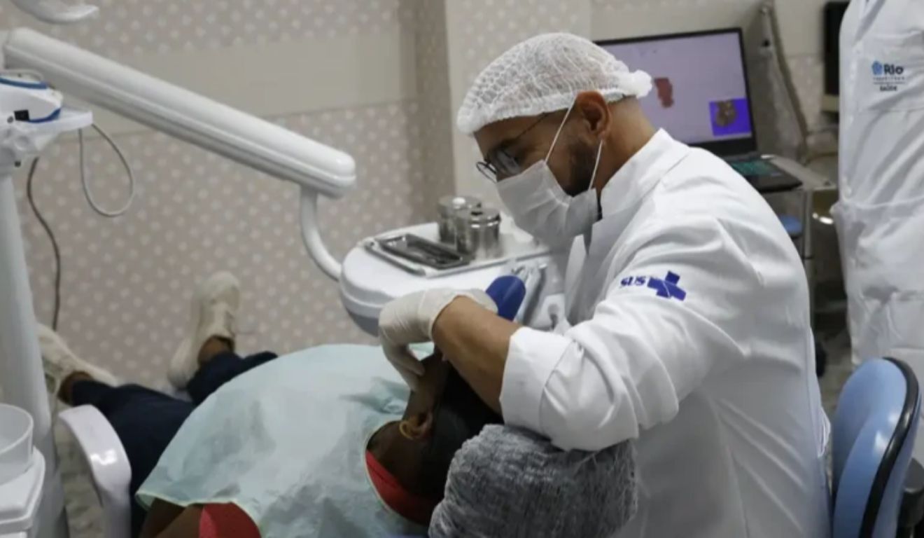 Livro busca contribuir para a preservação dos tratamentos e para a saúde, autoestima e qualidade de vida dos pacientes.