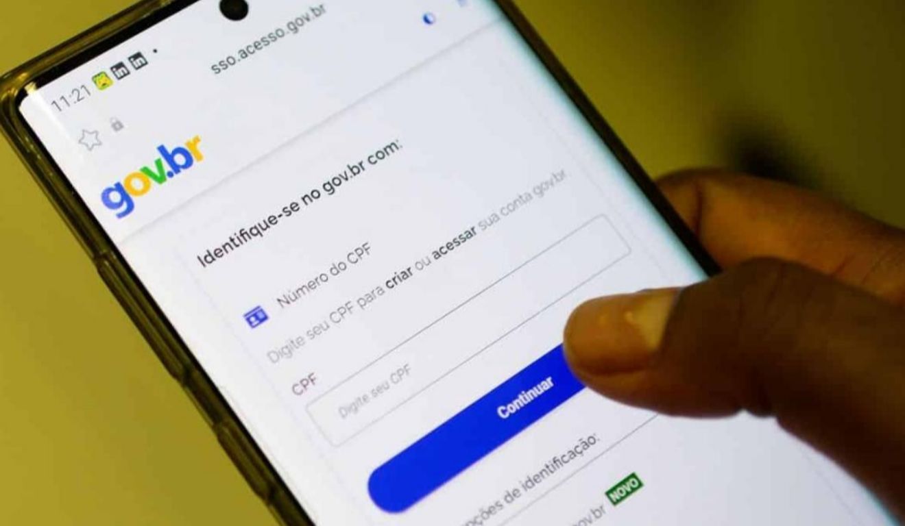 Segundo a plataforma Downdetector, reclamações começaram por volta das 12h.