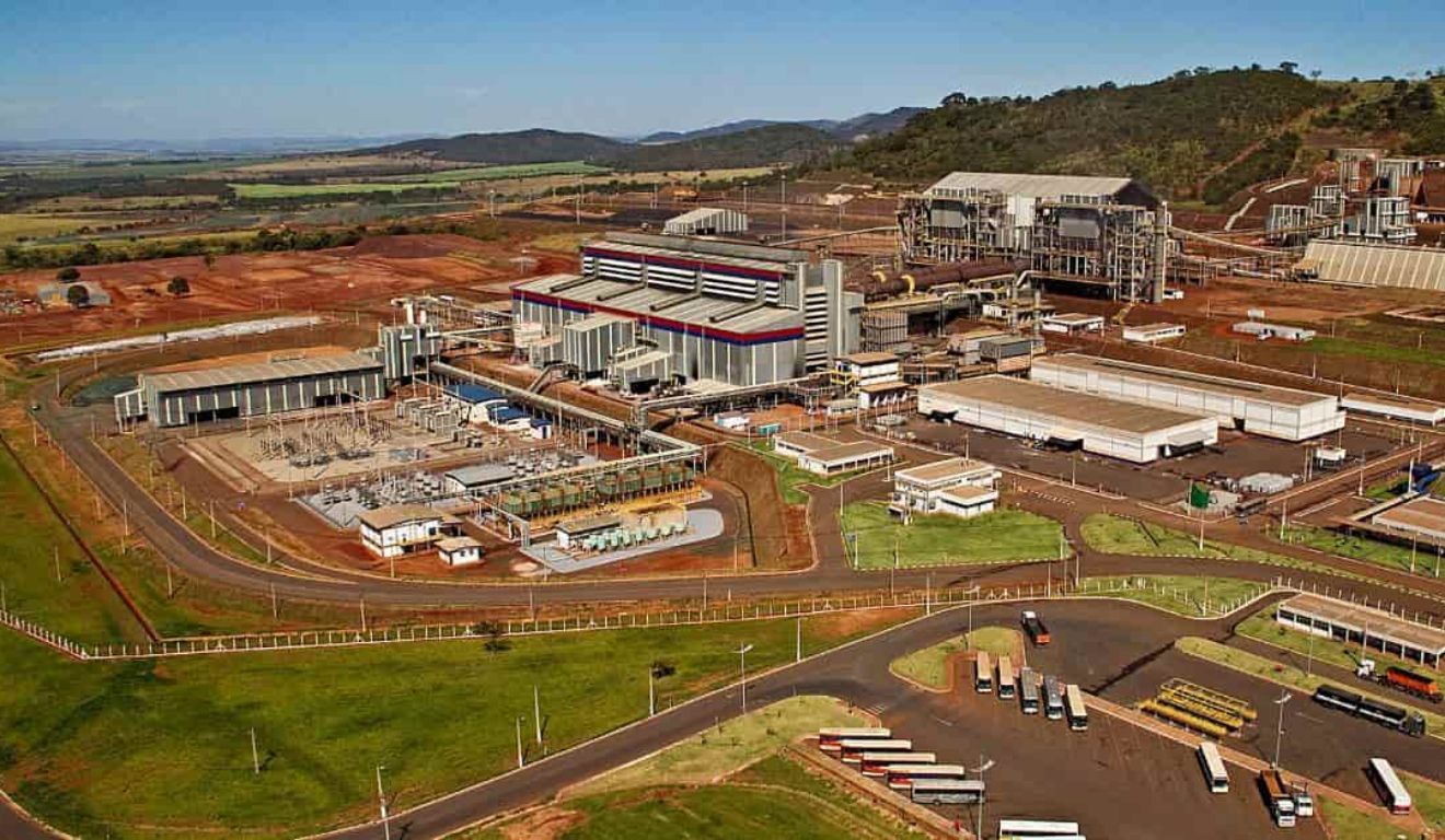 MMG Negociação inclui mina no Pará com deve com potencial estimado de 300 milhões de toneladas em recursos minerais e negociação deve ser concluída até novembro.