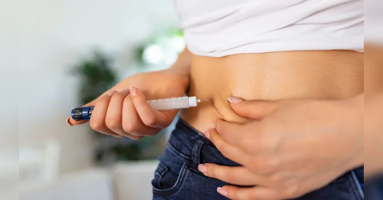 Anvisa examina casos de perda de visão associados a canetas emagrecedoras. Entenda a relação com medicamentos e o que dizem os fabricantes.