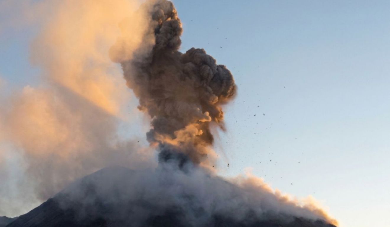 As cinzas oriundas das erupções afetaram sistema aéreo da Indonésia