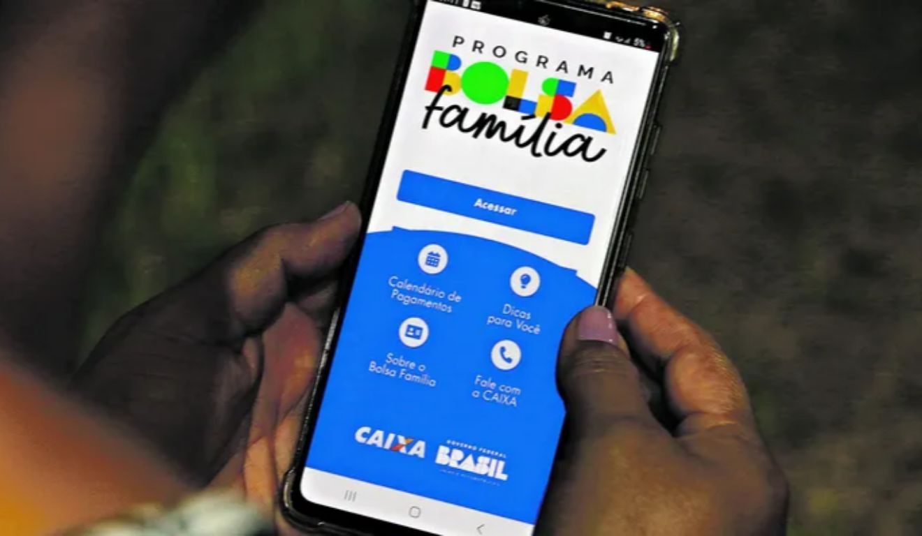 O beneficiário pode consultar o aplicativo do Bolsa Família para saber se está no pagamento antecipado