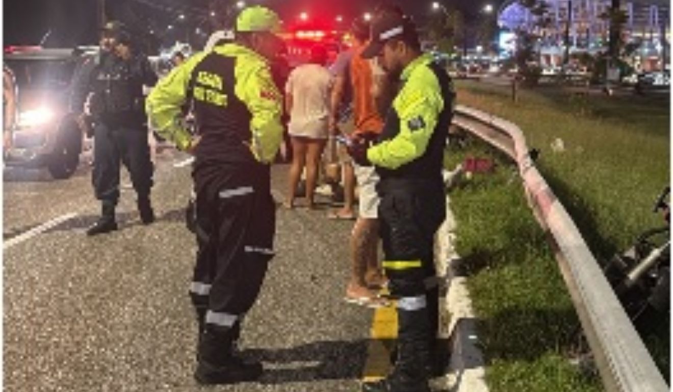 A idosa morreu após a motocicleta em que estava ser atingida por um carro de passeio