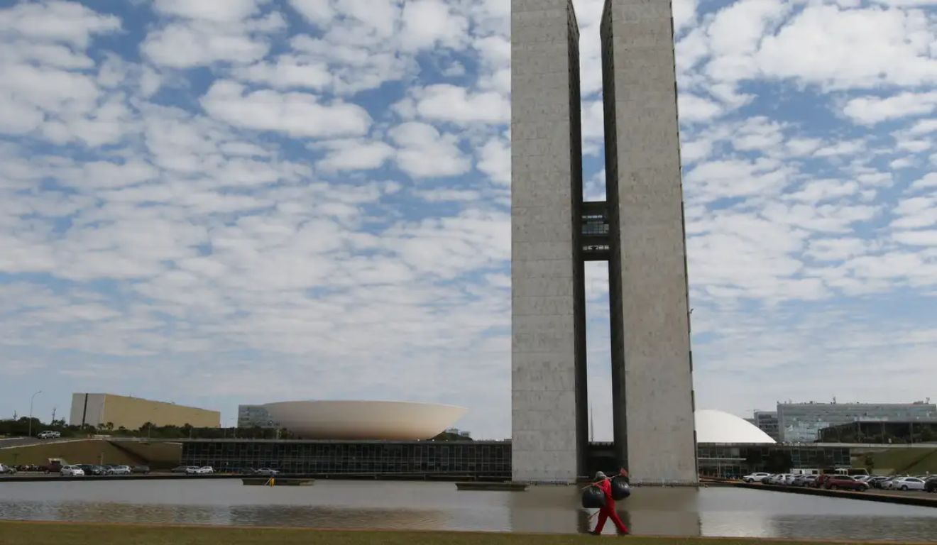 O Senado Federal marcou a pauta do fim da escala 6x1 um dia após as eleições
