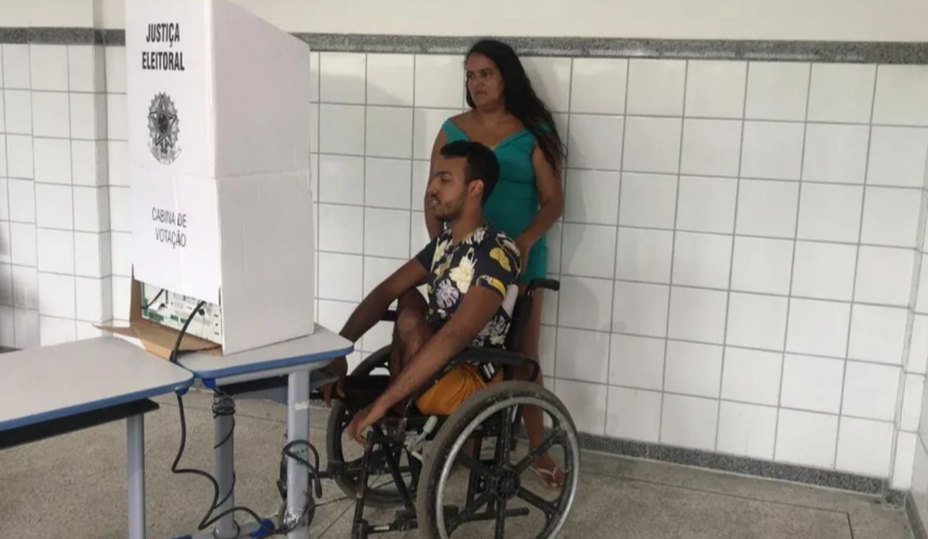 Pessoas com deficiência ou mobilidade reduzida podem ter acompanhamento