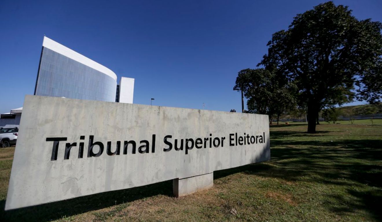 O Tribunal Superior Eleitoral concluiu o ato que se configura crime eleitoral