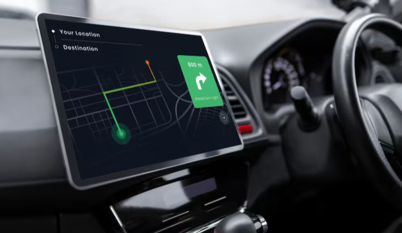 os motoristas podem substituir a tradicional seta azul por outros ícones e personalizar sua cor sem precisar acessar o aplicativo no celular.