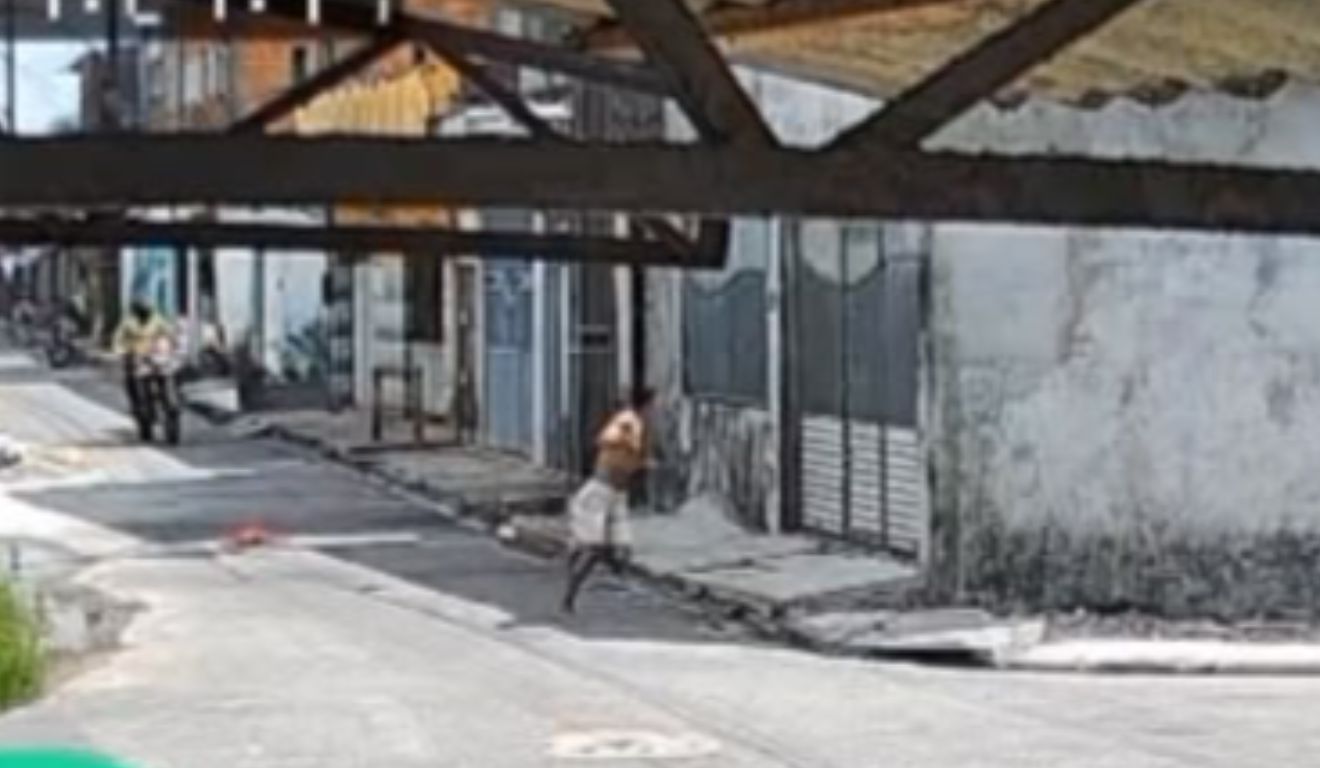 Vítima ainda tentou fugir do atirador, mas acabou executada por vários disparos