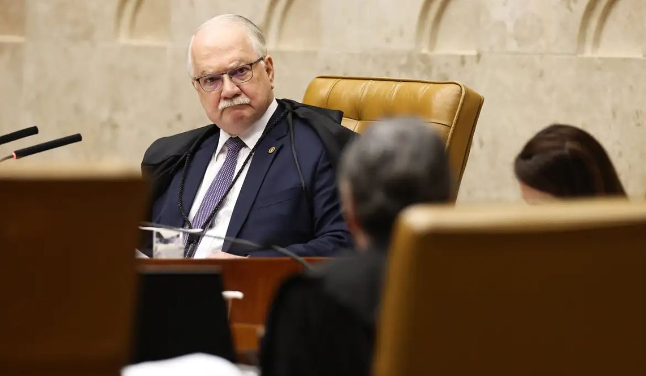 Data foi determinada para logo após o prazo máximo para explicações do ministro