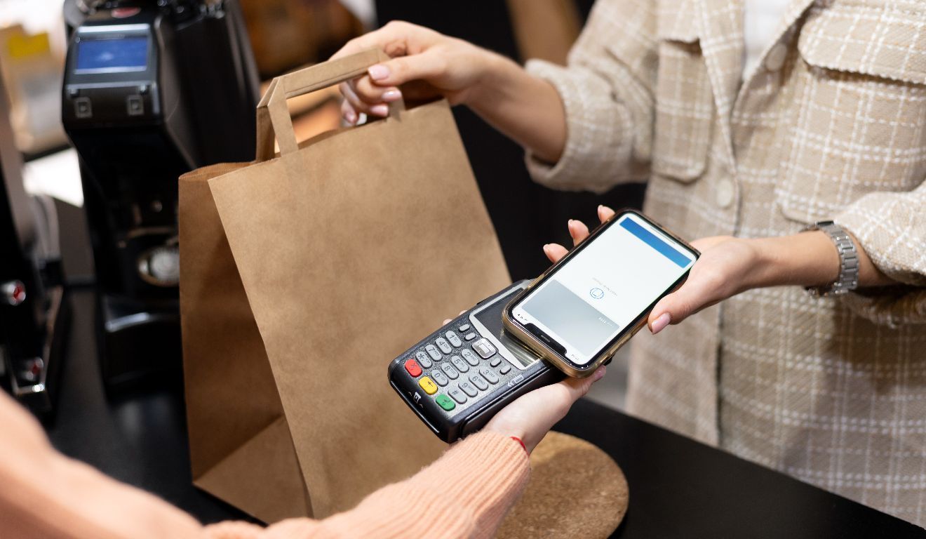 Pesquisa identificou quatro perfis financeiros entre trabalhadores brasileiros e apontou diferenças mesmo entre pessoas com rendas semelhantes.