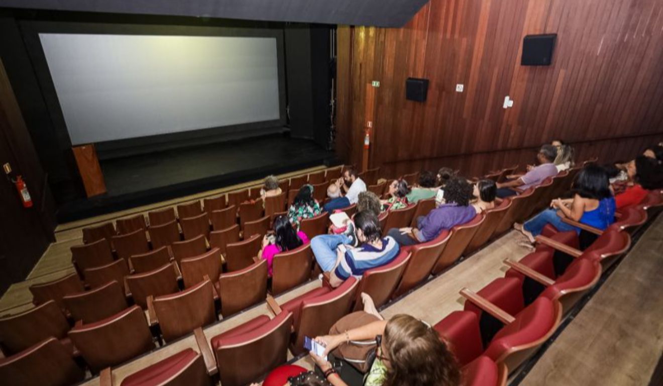 Cine Líbero Luxardo recebe a 50ª Mostra Internacional de Cinema de São Paulo, com 17 filmes de diferentes países e sessões de animação para crianças.
