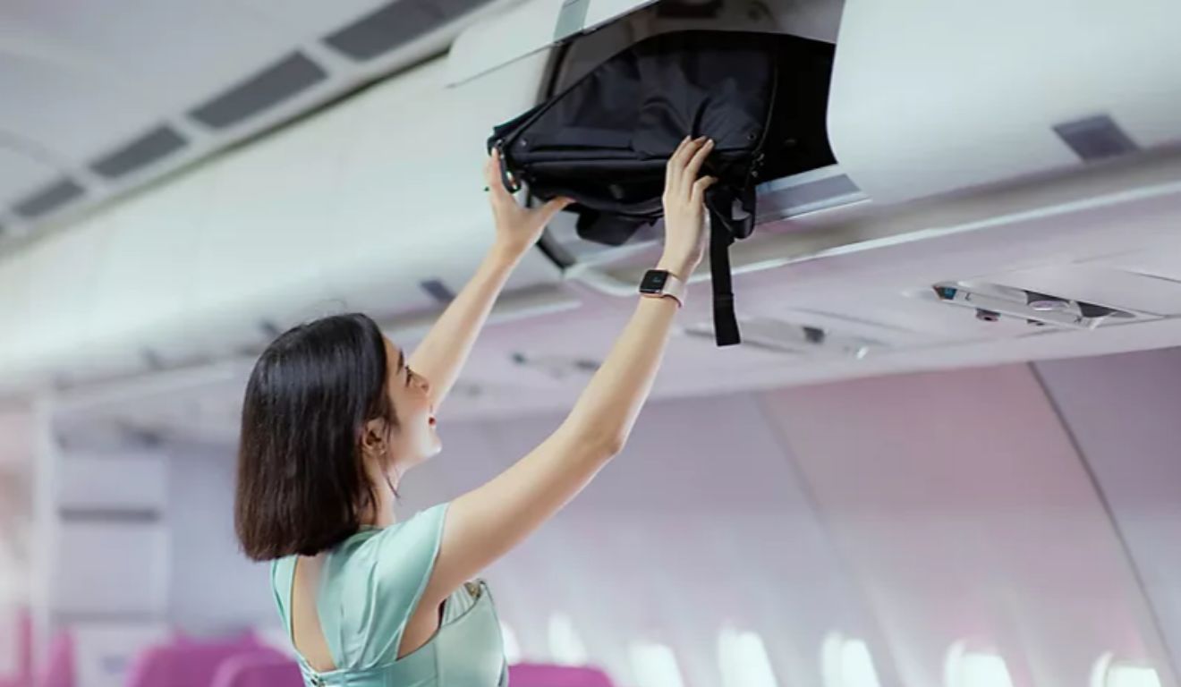 Nos voos internacionais, as regras para o transporte de líquidos podem variar conforme o aeroporto, o país de destino e a companhia aérea.