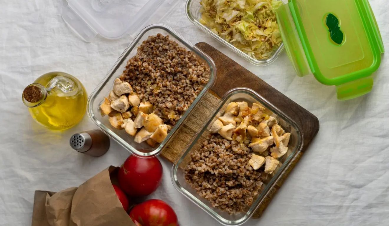 Incluir boas fontes de proteína nas refeições pode contribuir para uma alimentação mais equilibrada.