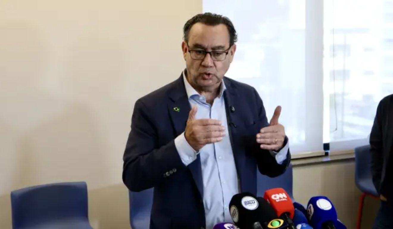 Durante a declaração, mencionou o slogan de sua campanha, “nem picanha, nem fuzil”, em referência às campanhas de Luiz Inácio Lula da Silva (PT) e Flávio Bolsonaro (PL).