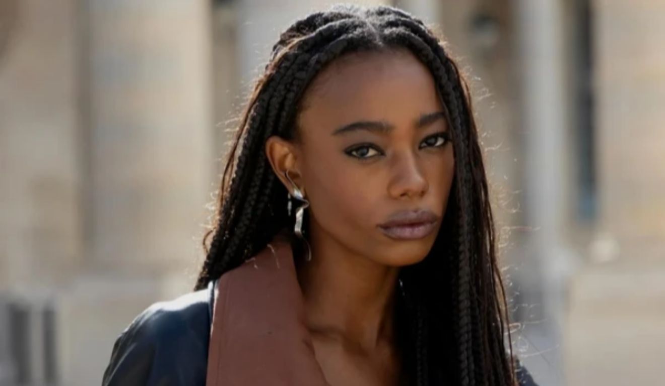 Dandara atua profissionalmente como modelo e trabalha entre o Brasil e o Chile. Ela já participou de desfiles da São Paulo Fashion Week e de trabalhos para marcas como Corona, Intimissimi e Garage Rio.