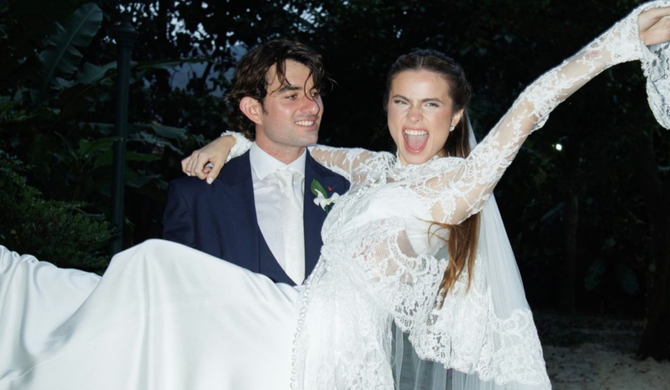 Conciliar os compromissos profissionais com a celebração do casamento foi um desafio para a cantora, que precisou organizar a rotina para dar conta das duas ocasiões importantes.