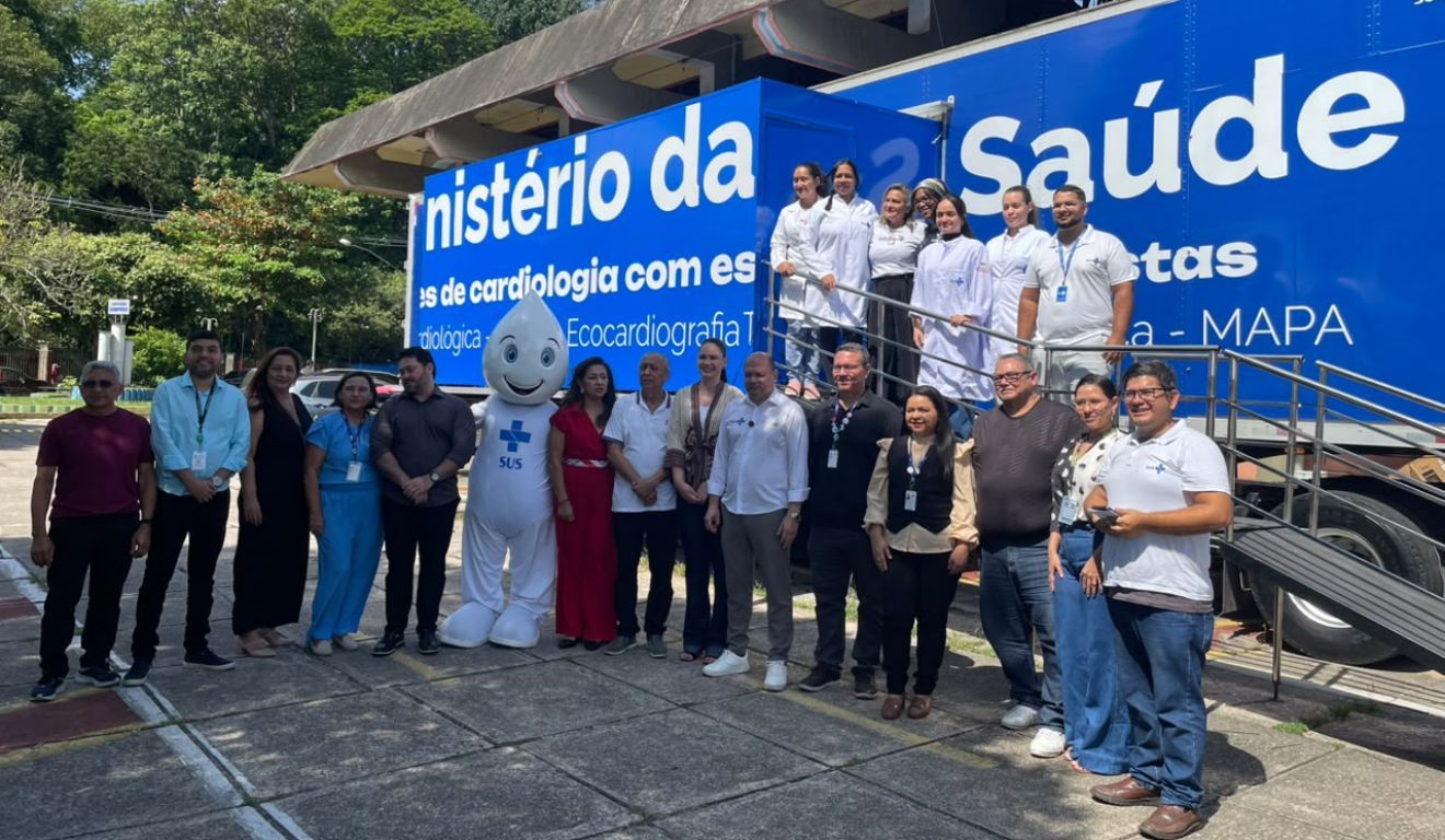 A unidade movel oferece consulta com cardiologia, ecocardiograma, radiografia de tórax, exames laboratoriais, teste ergométrico, ECG, holter de 24-48 horas, avaliação de risco cirúrgico, avaliação cardiológica, diagnóstico de síndrome coronariana crônica e de insuficiência cardíaca.