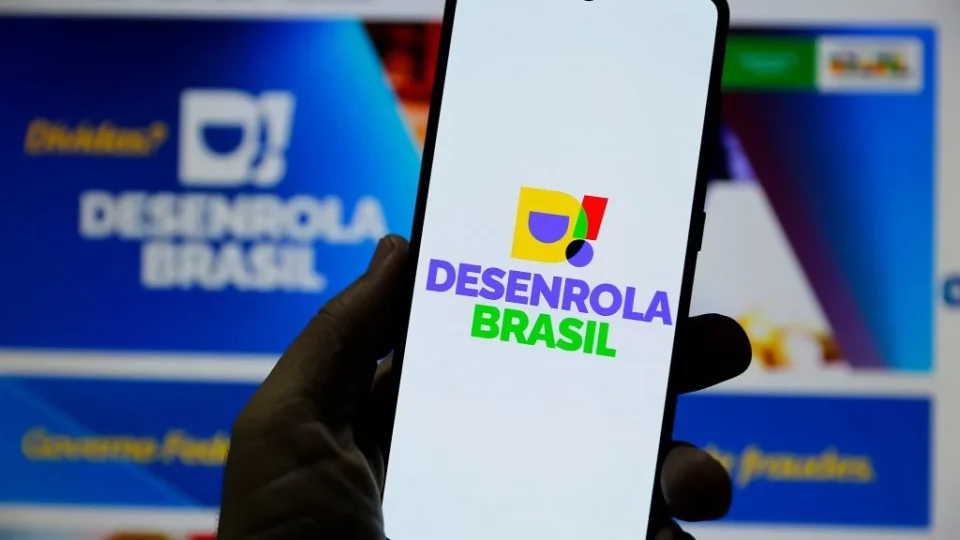 O desenrola 2.0 permite a substituição de dívidas antigas por um novo crédito, com condições mais favoráveis.