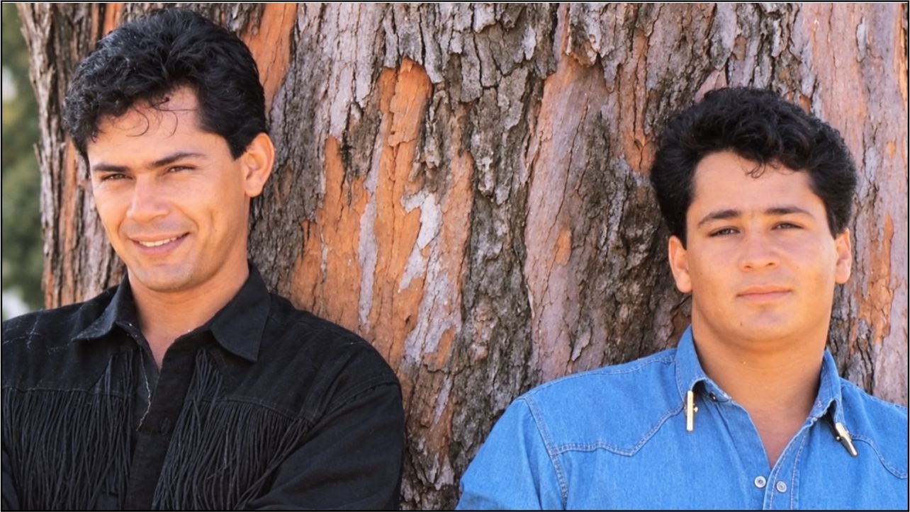 A cinebiografia narrará a trajetória da icônica dupla sertaneja desde a juventude em Goianápolis até o sucesso nacional.
