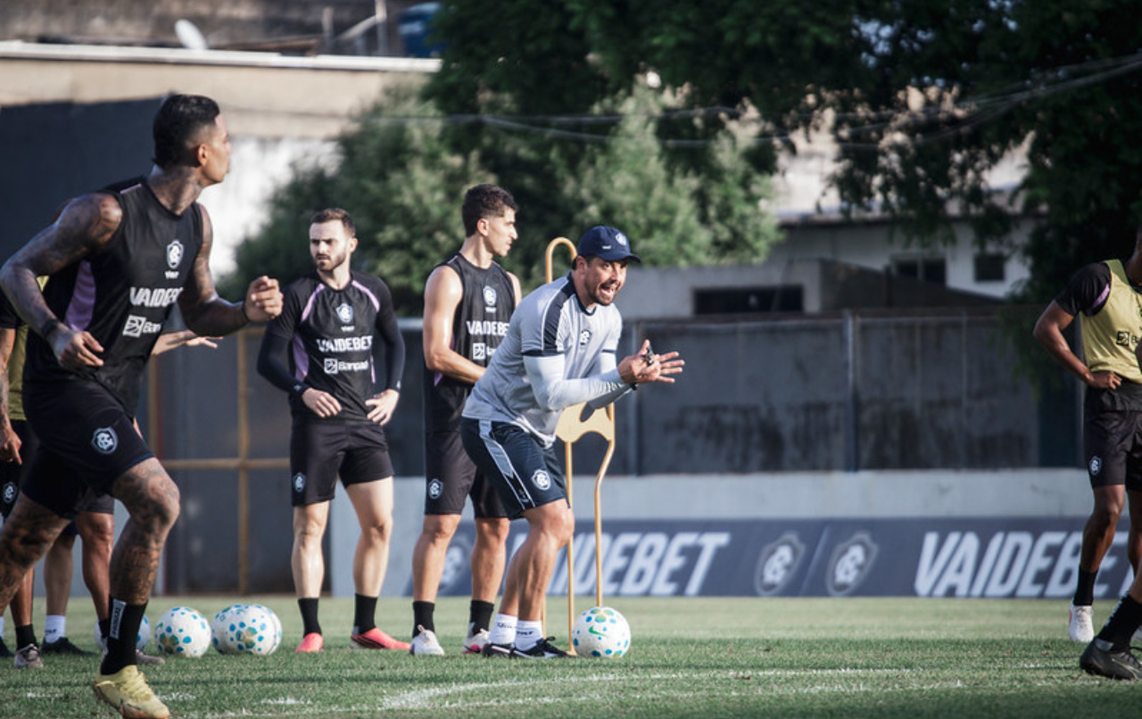Thiago Carpini fala sobre o potencial do elenco do Remo e a luta por melhores resultados na Série A.
