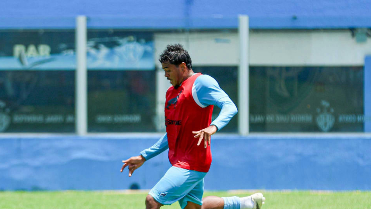 Gabriel Mesquita destaca resiliência antes de decisão do Paysandu

Mesquita reforçou que o Paysandu ainda não está classificado e evitou antecipar qualquer cenário antes da última rodada. “A gente ainda não está classificado."
Tiago Índio fala sobre a força da torcida do Paysandu antes do duelo decisivo.
