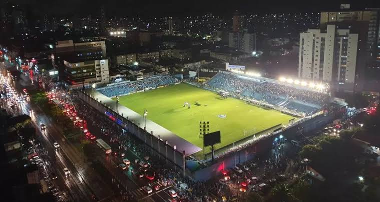 Neste sábado, Paysandu e Ferroviária se enfrentam em jogo crucial da Série C, onde o acesso à Série B está em jogo.