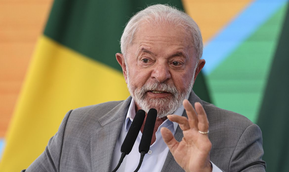 Lula obteve maioria dos votos e segue para um quarto mandato como presidente do Brasil