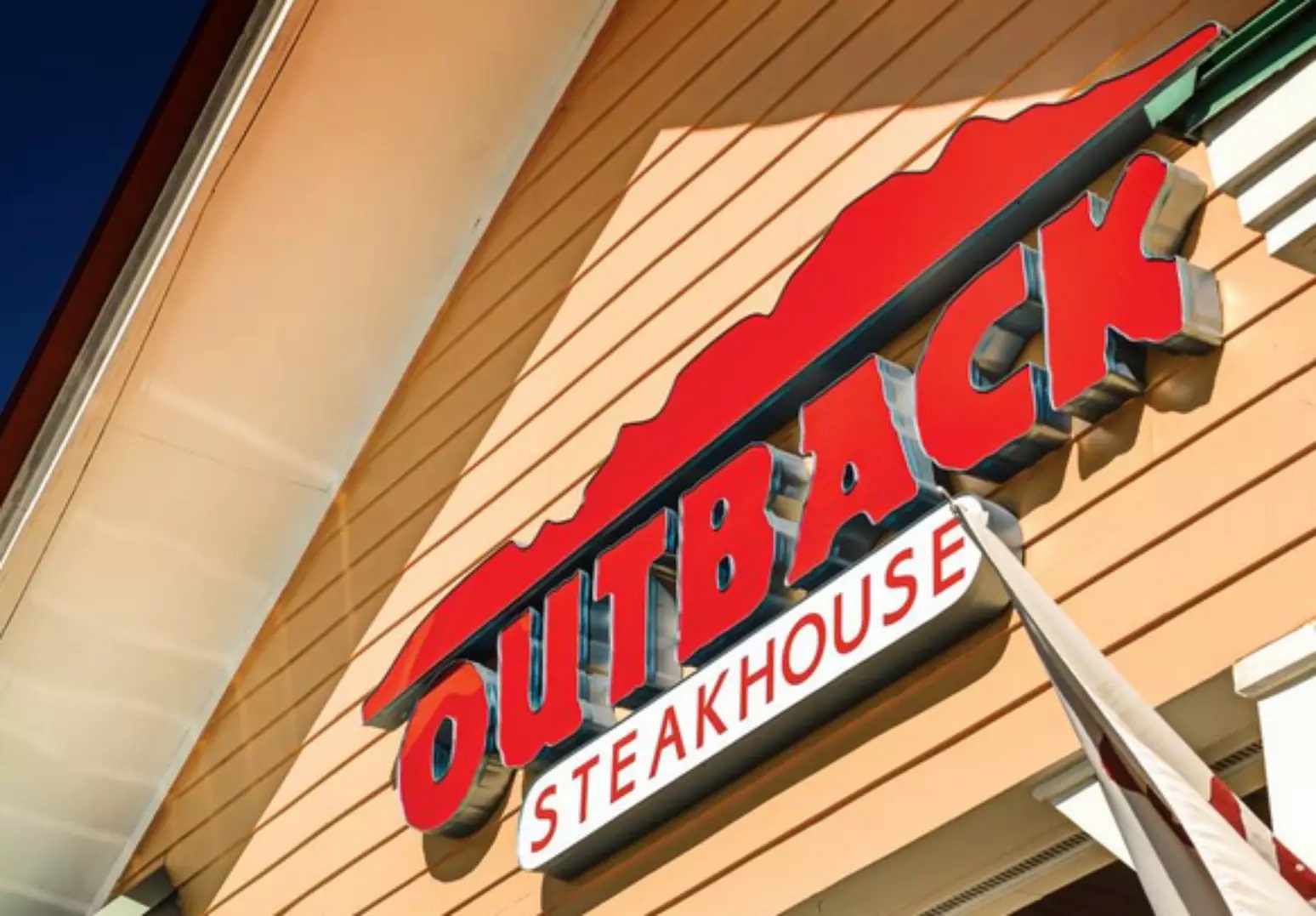 Outback e Pizza Hut podem se unir e criar novo gigante da alimentação no Brasil.
