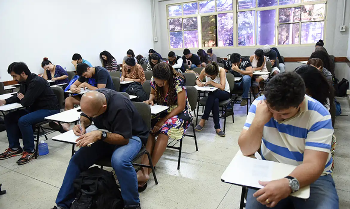 O Instituto Nacional de Estudos e Pesquisas Educacionais Anísio Teixeira (Inep) é o responsável pelo processo. O exame terá parte oral e escrita.